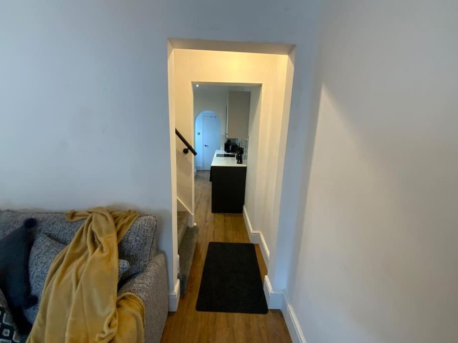Centrally Located To The City Of Lincoln Exterior photo